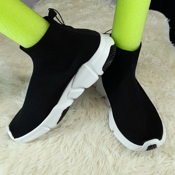 mudd sock sneakers